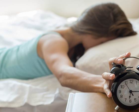 How to wake up early in the morning